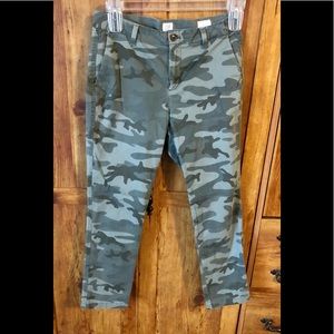 Gap Girlfriend Chino camouflage